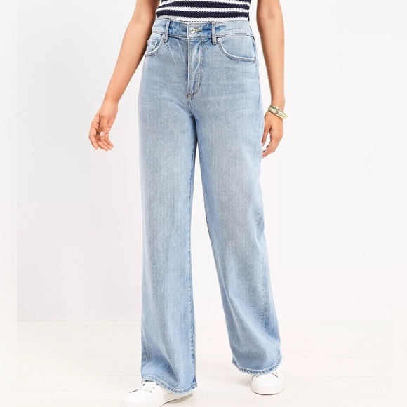 NWT LOFT Petite High Rise Wide Leg Jeans in Light Wash Indigo - Picture 1 of 9